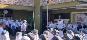 BNN Kota Bandung menjadi Pembina Upacara di Sekolah
