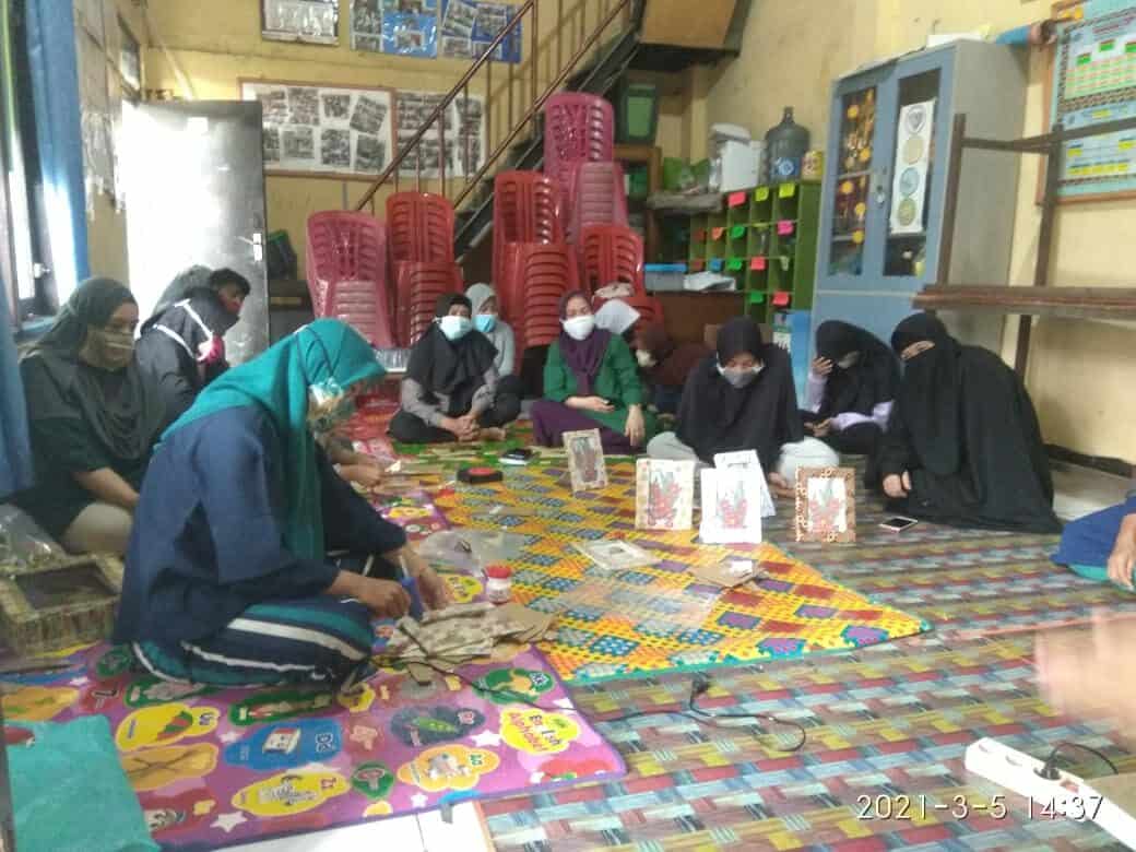 Kegiatan Sosialisasi P4GN oleh tim IBM di Kelurahan Babakan Sari Bandung