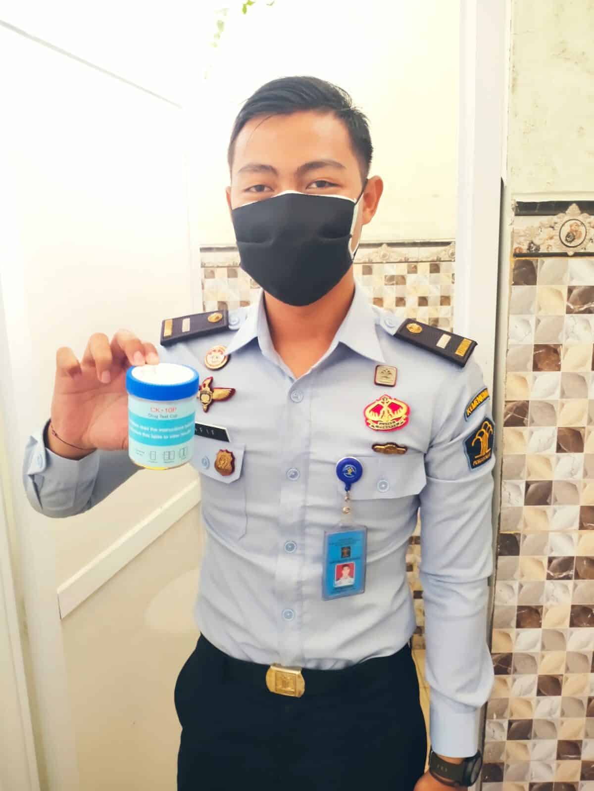RUTAN PEREMPUAN KELAS II BANDUNG GANDENG BNN GELAR TES URINE