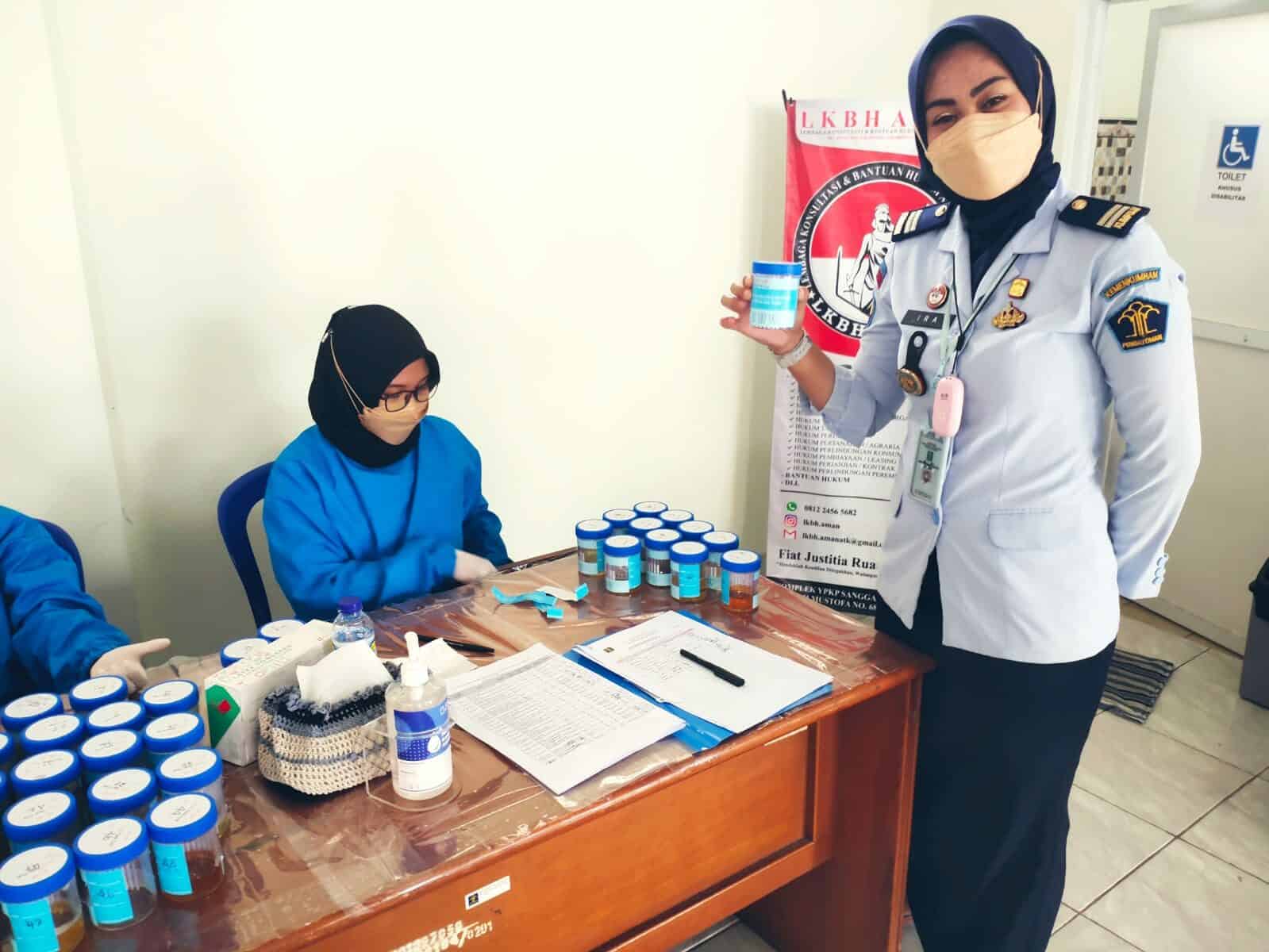 RUTAN PEREMPUAN KELAS II BANDUNG GANDENG BNN GELAR TES URINE