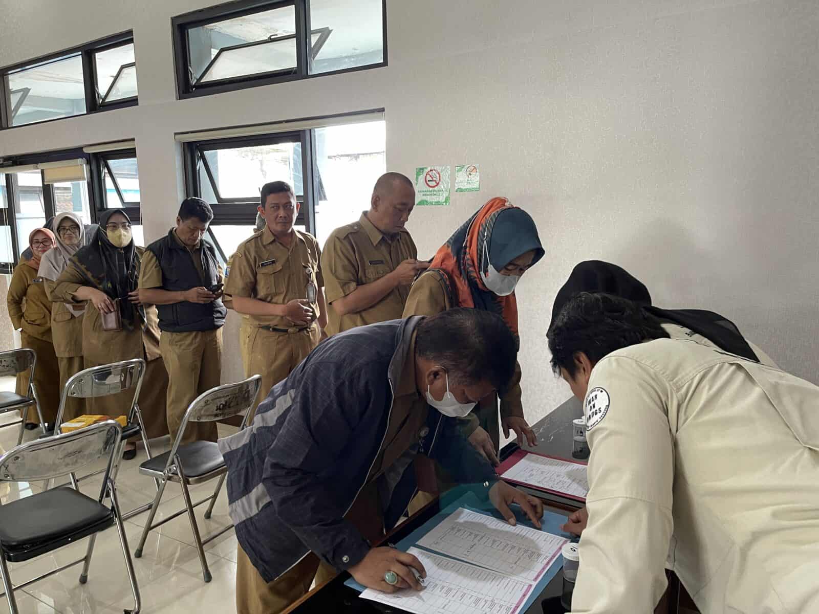 Ratusan Pegawai Kecamatan di Bandung Jalani Tes Urin, Begini Hasilnya