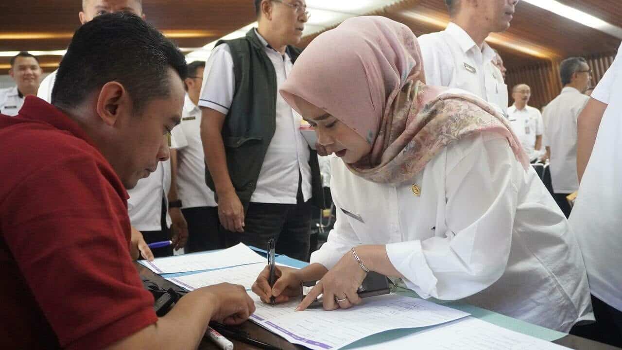 Berantas Narkoba bersama BKPSDM melalui Tes Urin di tiga OPD Kota Bandung