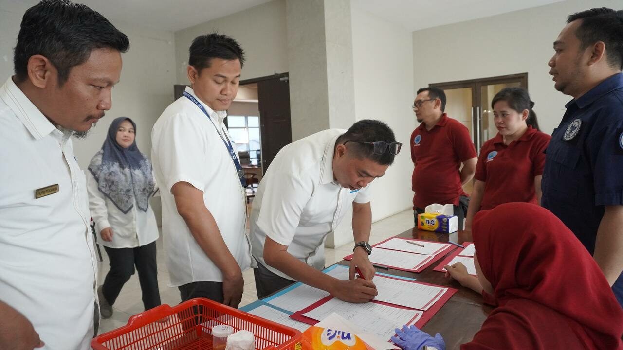 Cegah Peredaran Narkoba, KPP Madya 2 Bandung lakukan tes urin sebanyak 119 orang pegawai