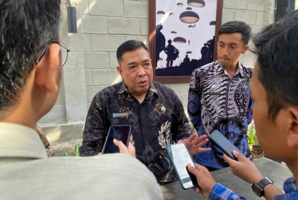 Ciptakan kelurahan Bersih Narkoba, BNN lakukan tes urin kepada Linmas dan Gober (Copy)